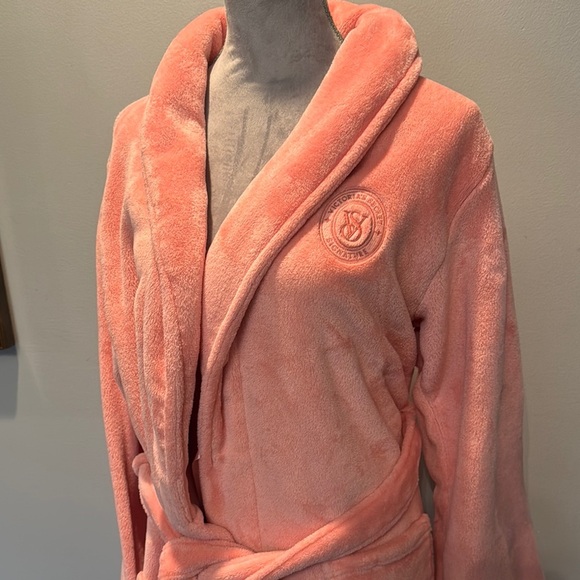 Victoria's Secret Pink Shawl Collar robe Plush Texture EUC M/L - Picture 3 of 10